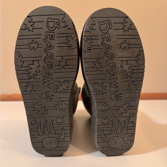 Bear paw size 7 gray suede boots - Picture 5 of 5